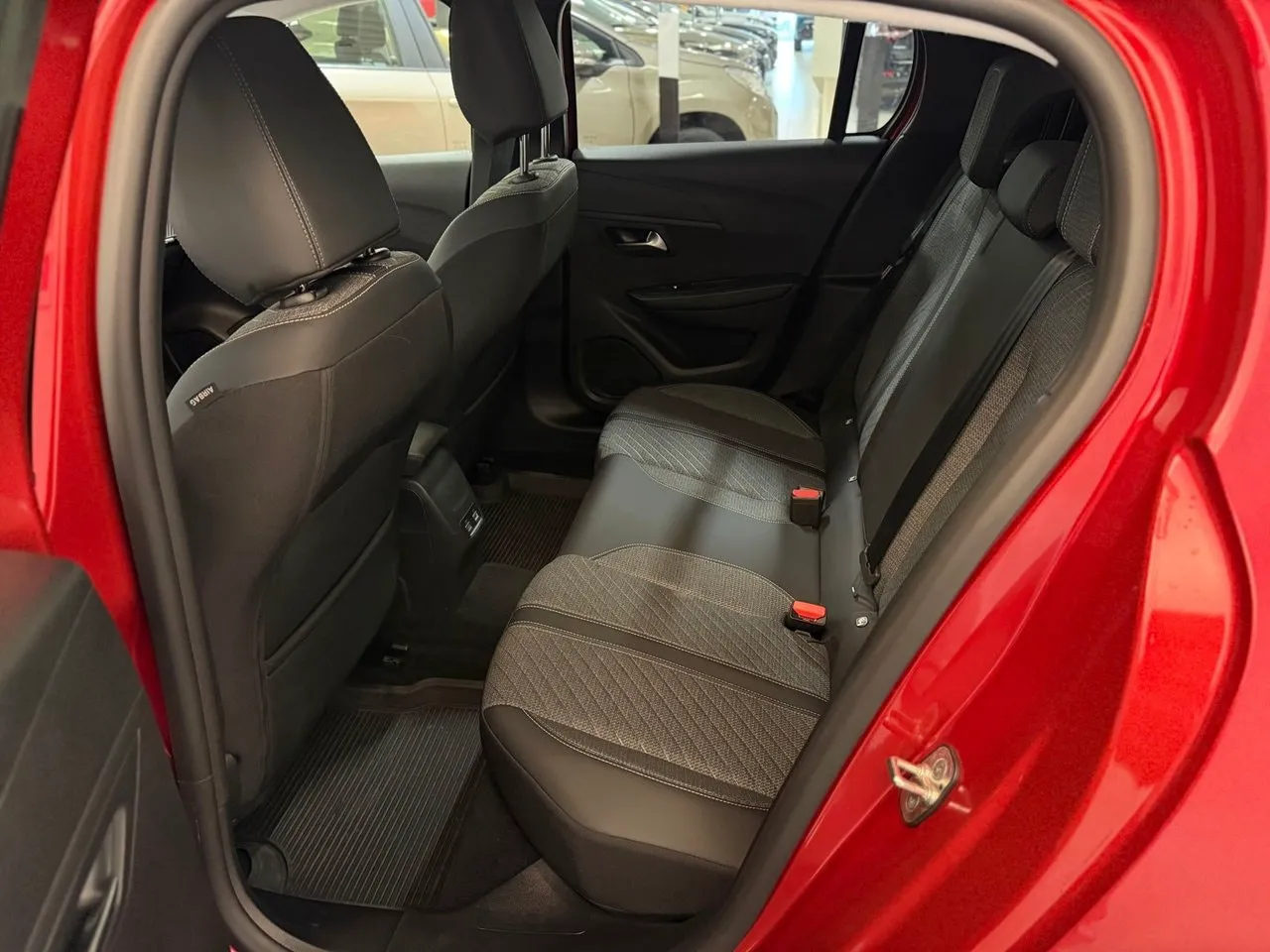 Vehicle image 16