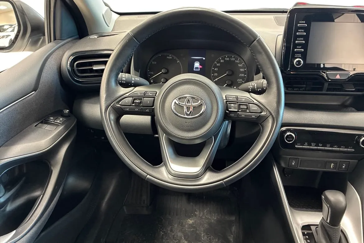 Vehicle image 8