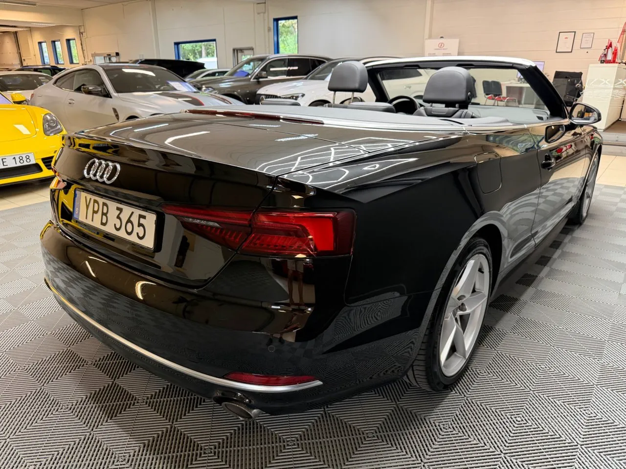 Vehicle image 4