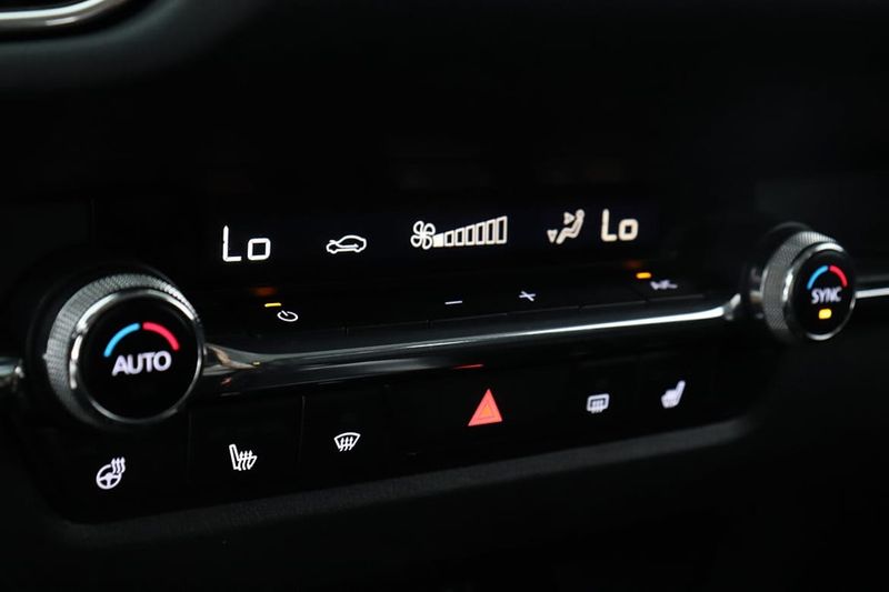 Mazda CX-30 bild 15