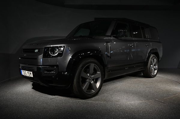 Land Rover Defender 130 P500 V8 EDITION - 2025