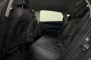 Audi Q8 bild 25