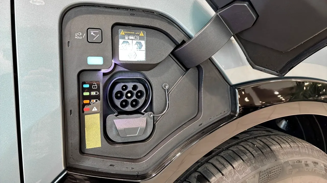 Vehicle image 19