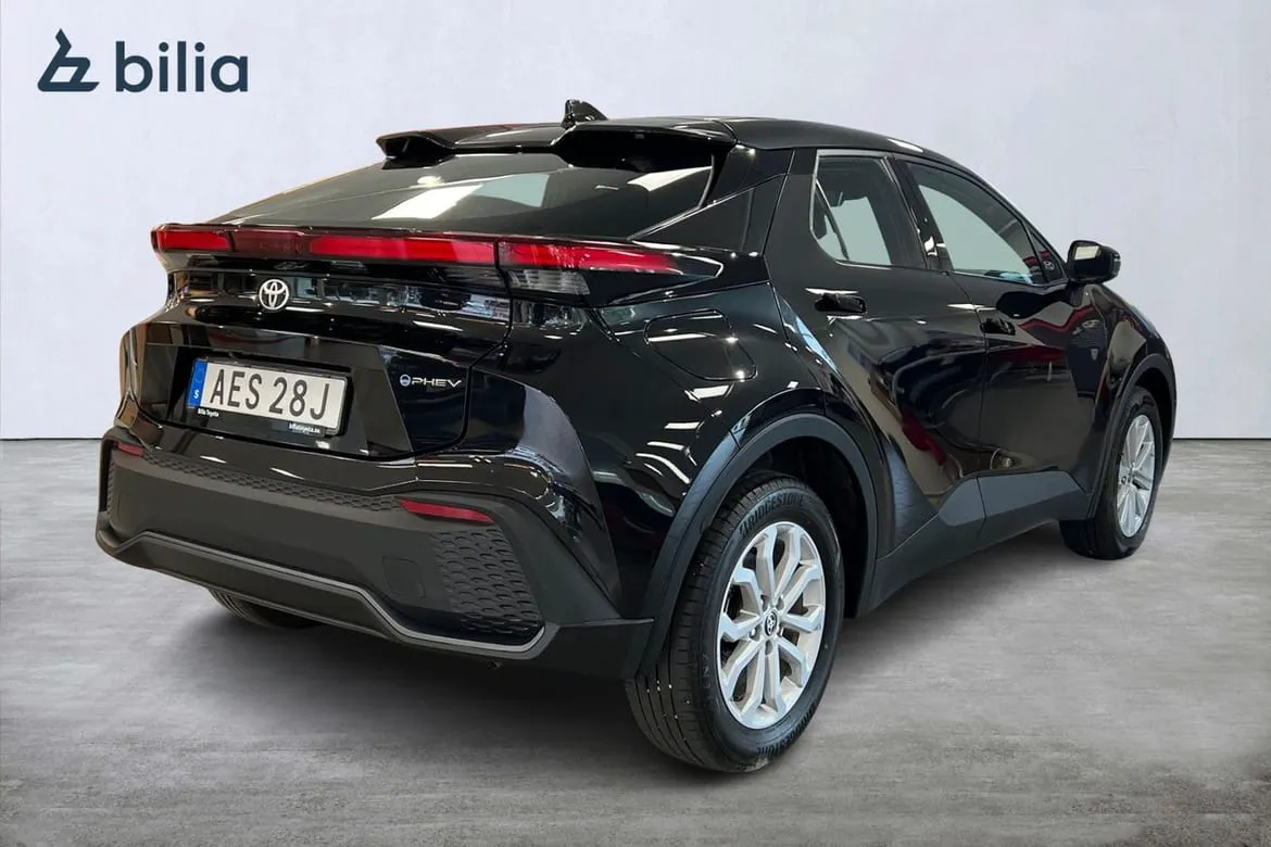 Vehicle image 18