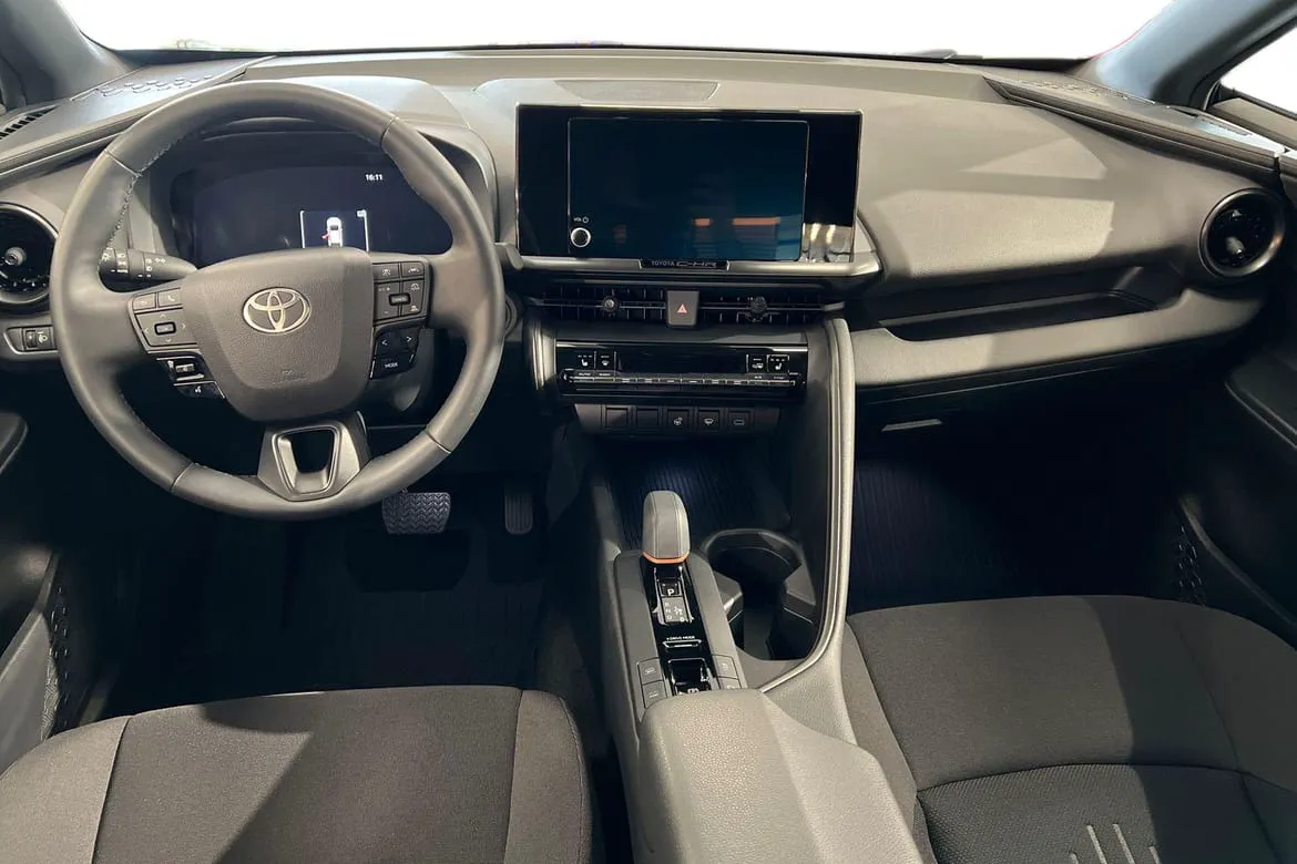Vehicle image 9