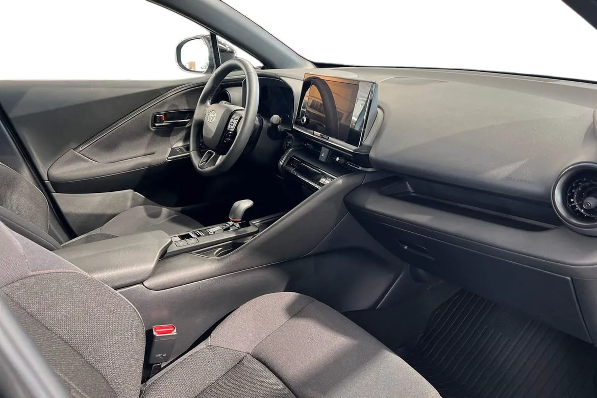 Vehicle image 6