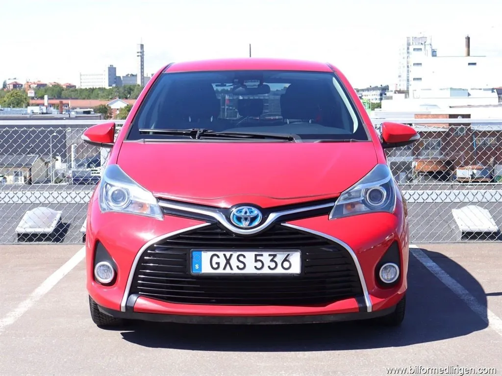 Vehicle image 16