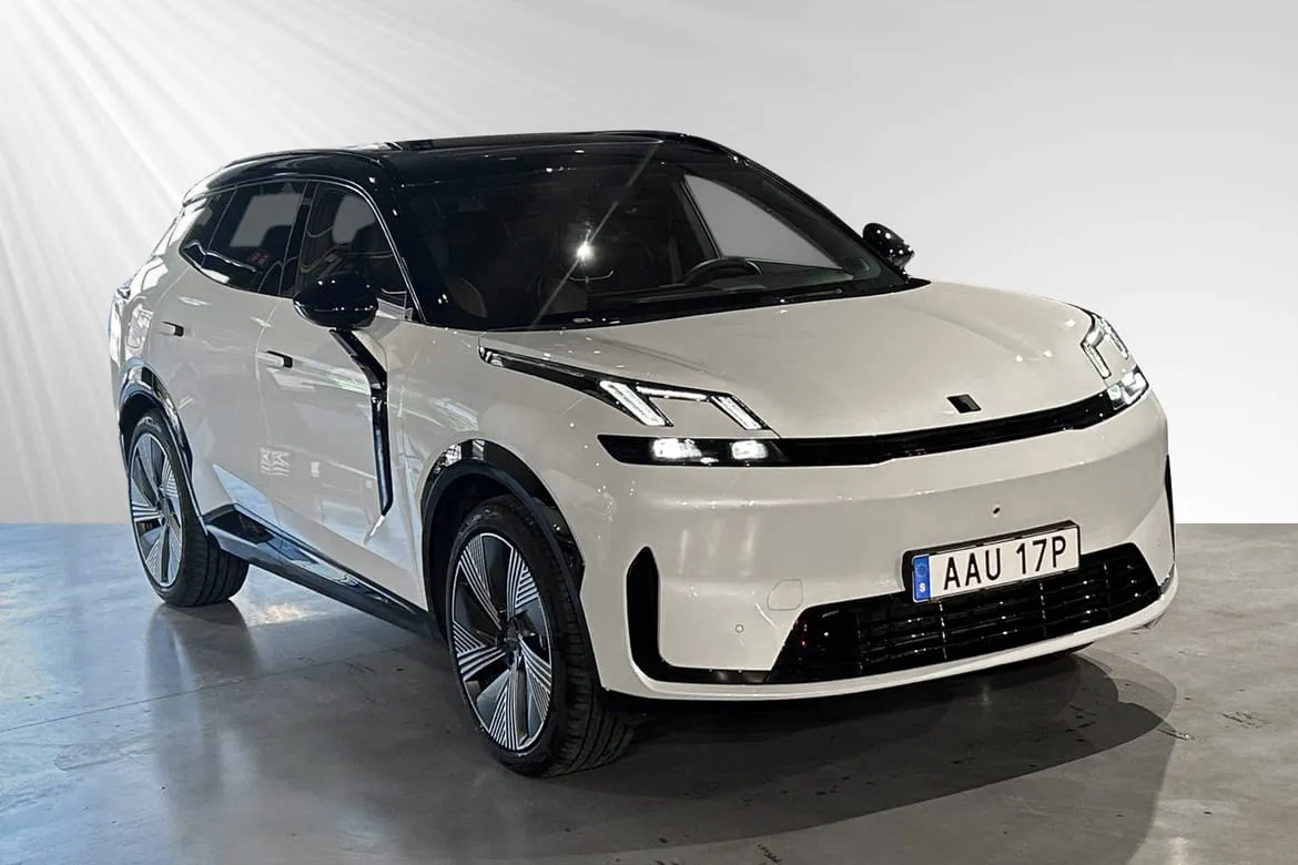 Vehicle image 8
