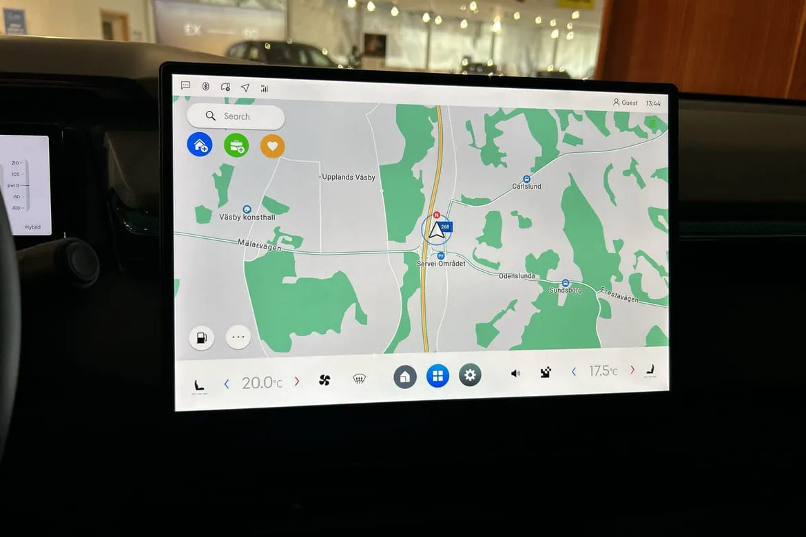 Vehicle image 13
