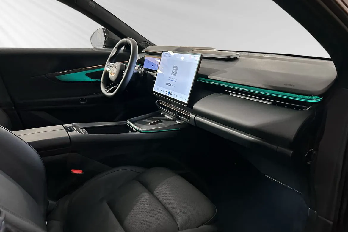 Vehicle image 8