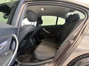 BMW 320 bild 14