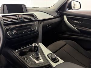 BMW 320 bild 16