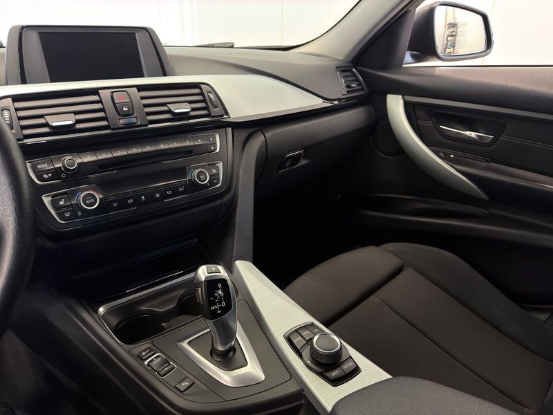 BMW 320 bild 16