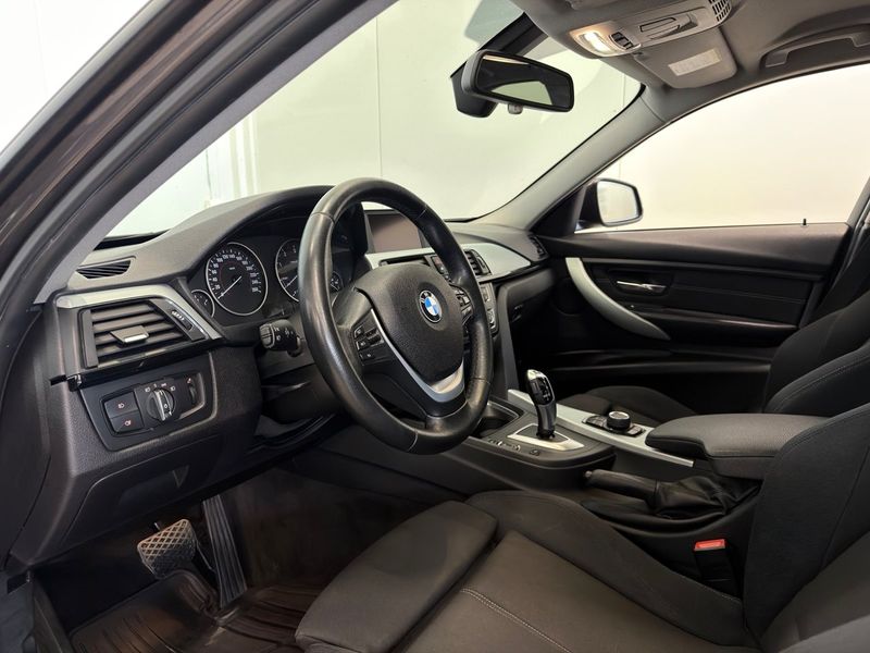BMW 320 bild 13