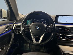 BMW 520 bild 9