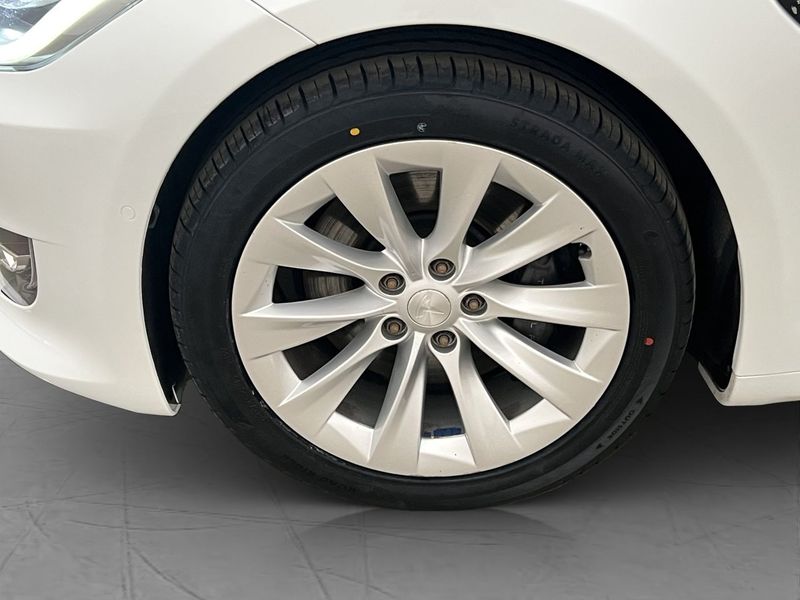 Tesla Model S bild 34