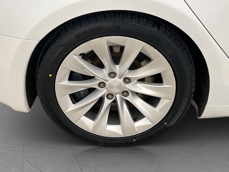 Tesla Model S bild 36