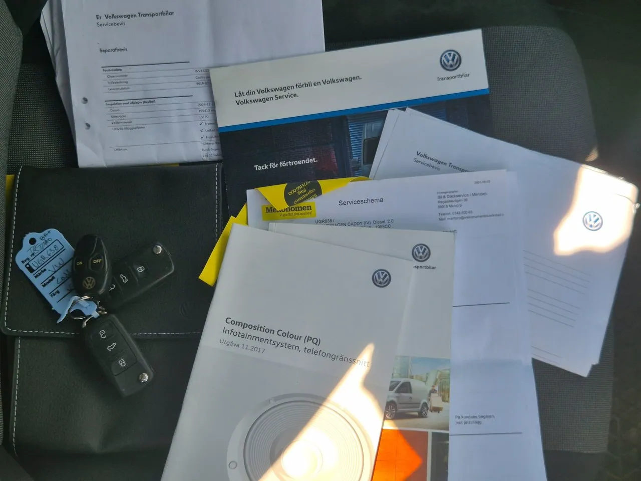 Vehicle image 15