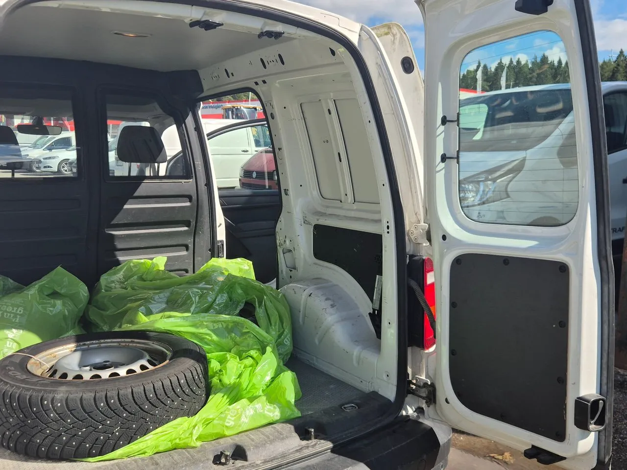 Vehicle image 12