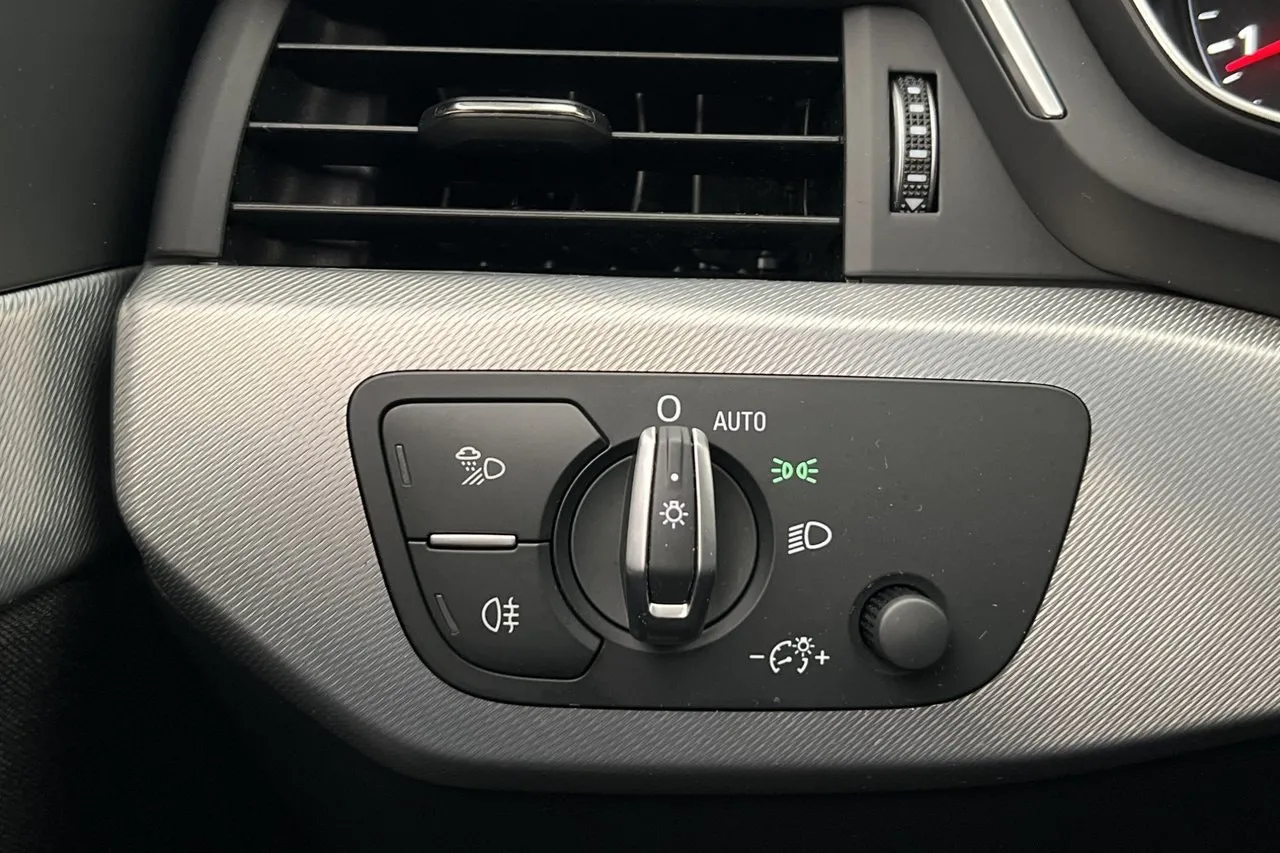 Vehicle image 29