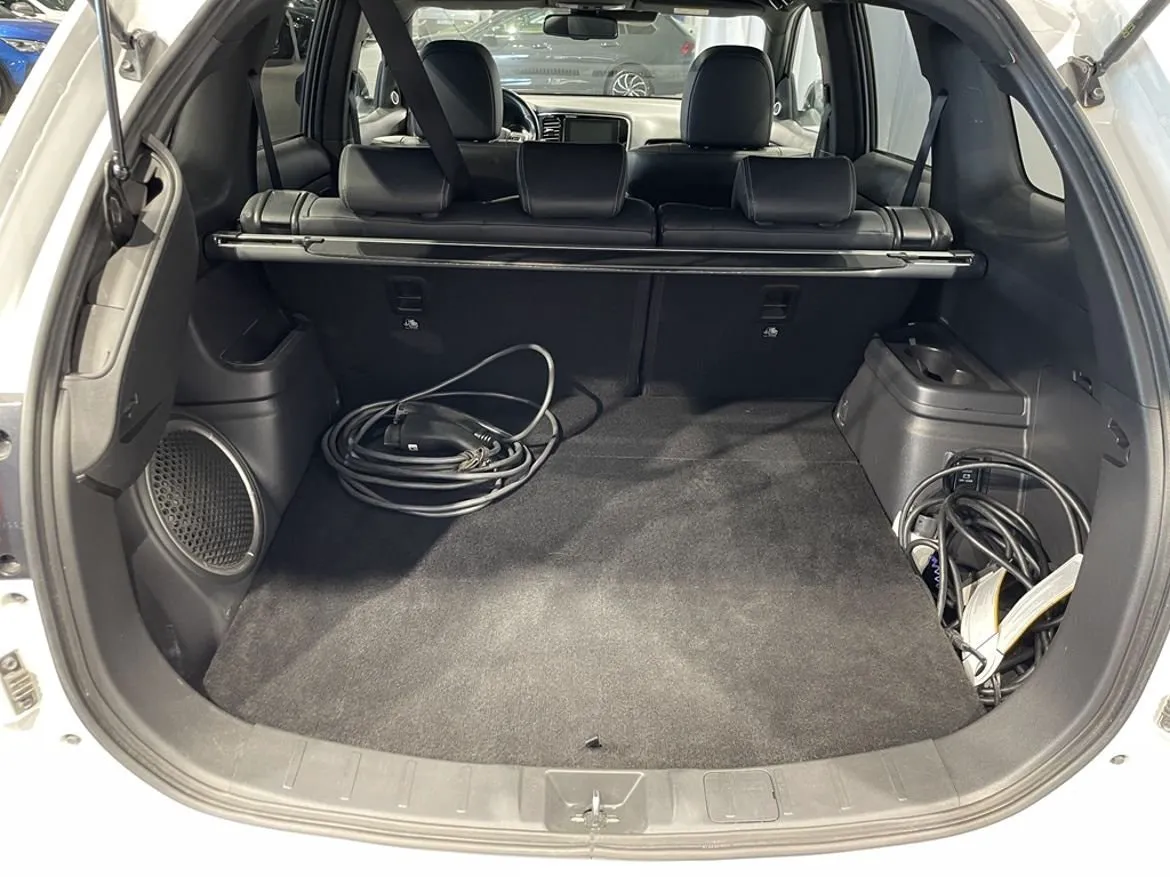 Vehicle image 21