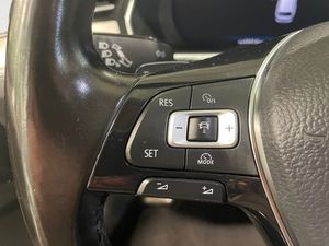 Volkswagen Passat bild 11