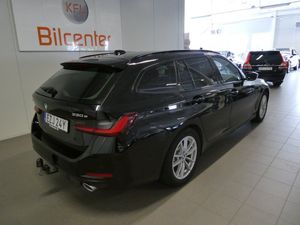 BMW 330 bild 4