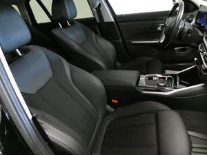 BMW 330 bild 12