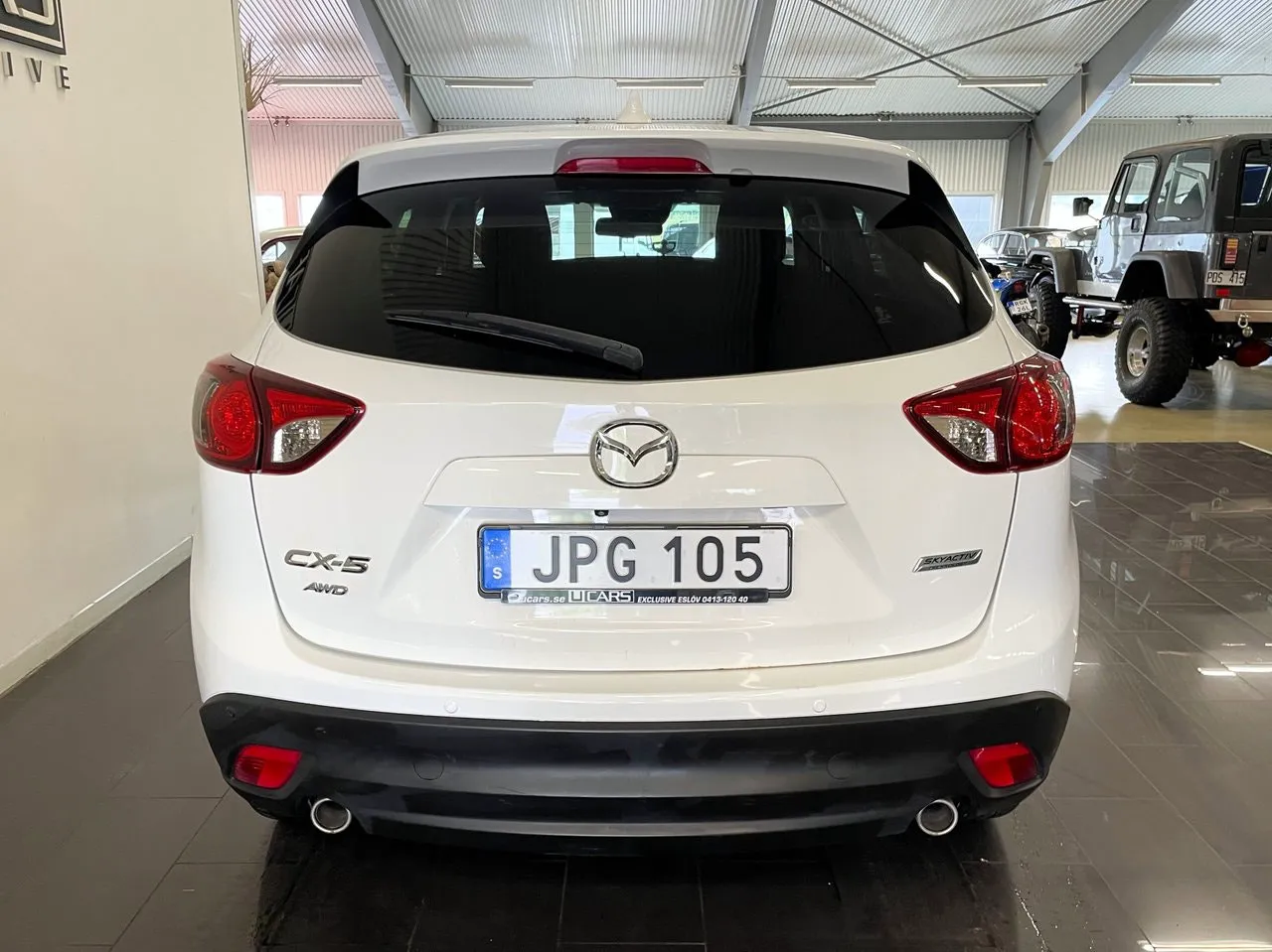 Vehicle image 3