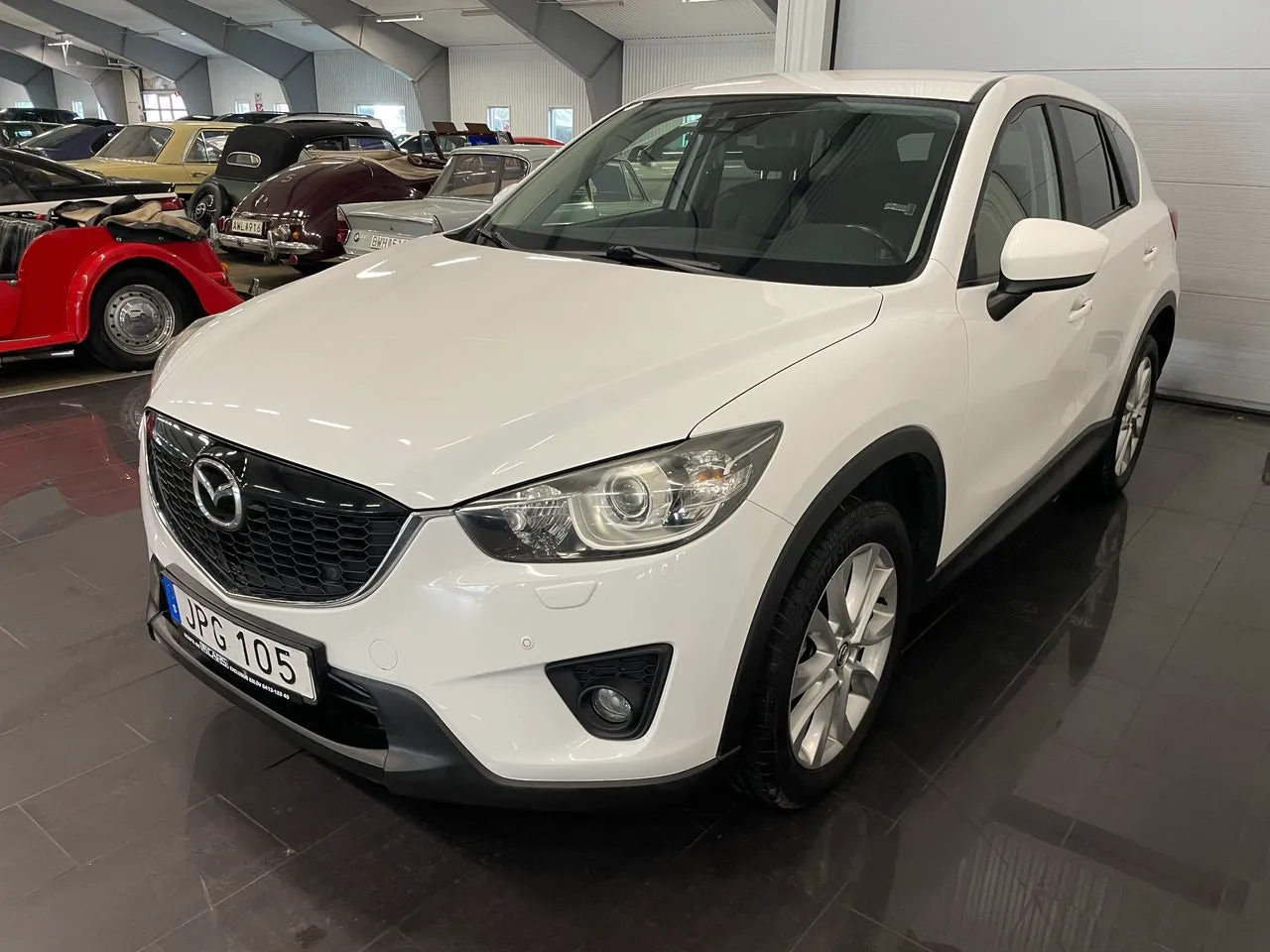 Vehicle image 5