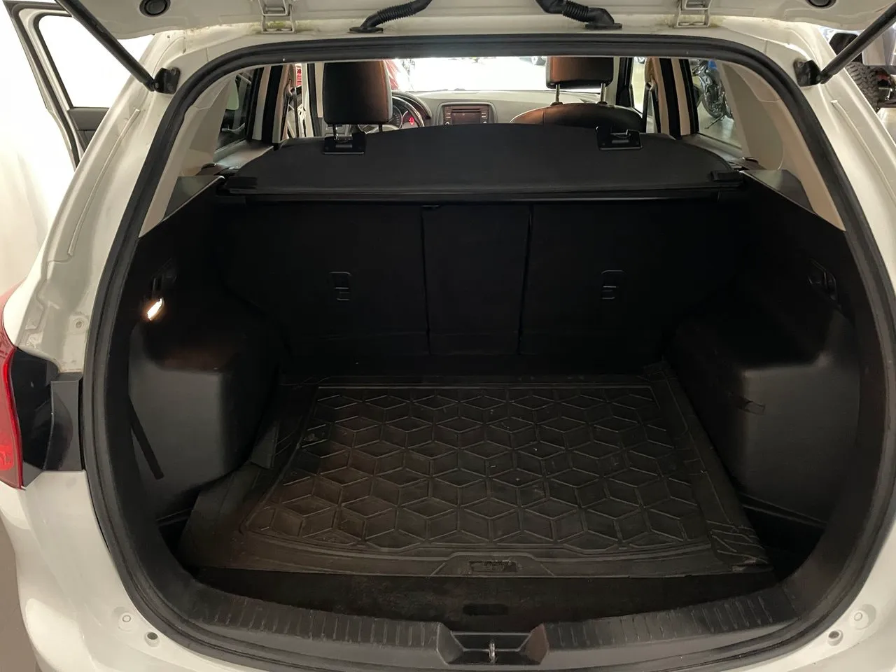 Vehicle image 14