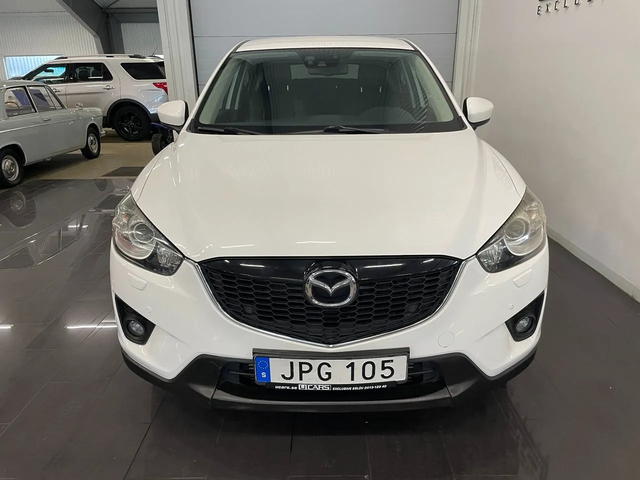 Vehicle image 6