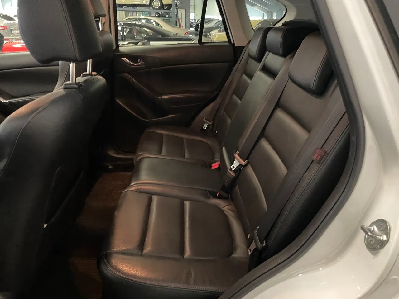 Vehicle image 13