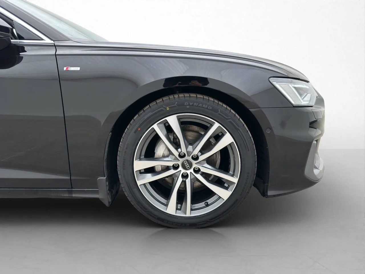 Vehicle image 30