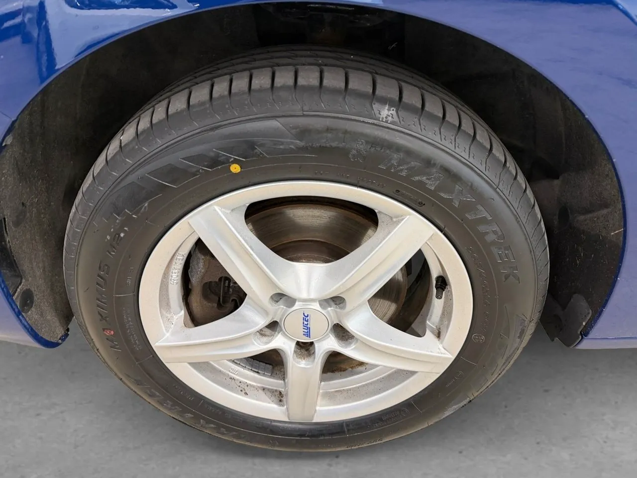 Vehicle image 7