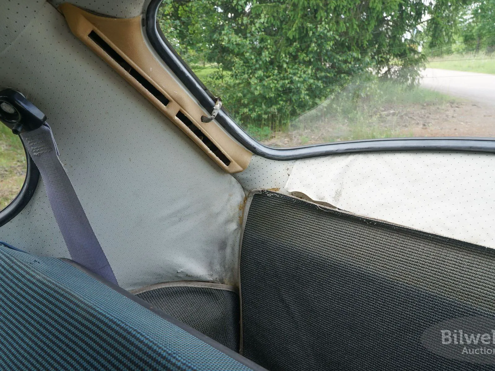 Vehicle image 36