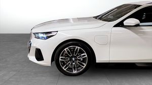 BMW 530 bild 9