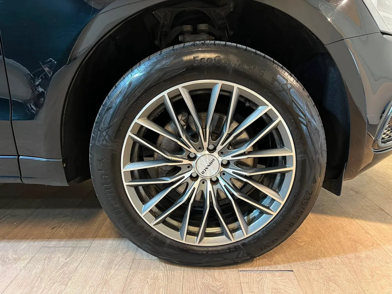 Vehicle image 22