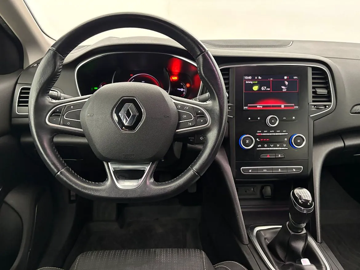 Vehicle image 18