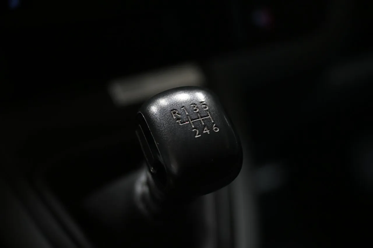 Vehicle image 27