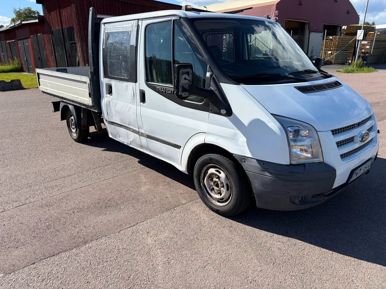 Vehicle image 6