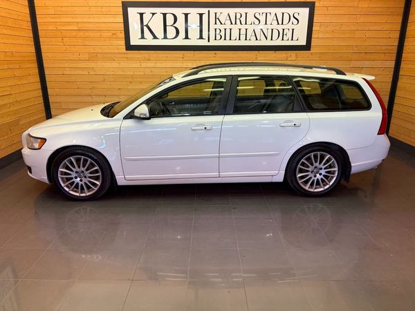 Volvo V50 D3 Momentum Euro 5 NYBESIKTIGAD - 2011