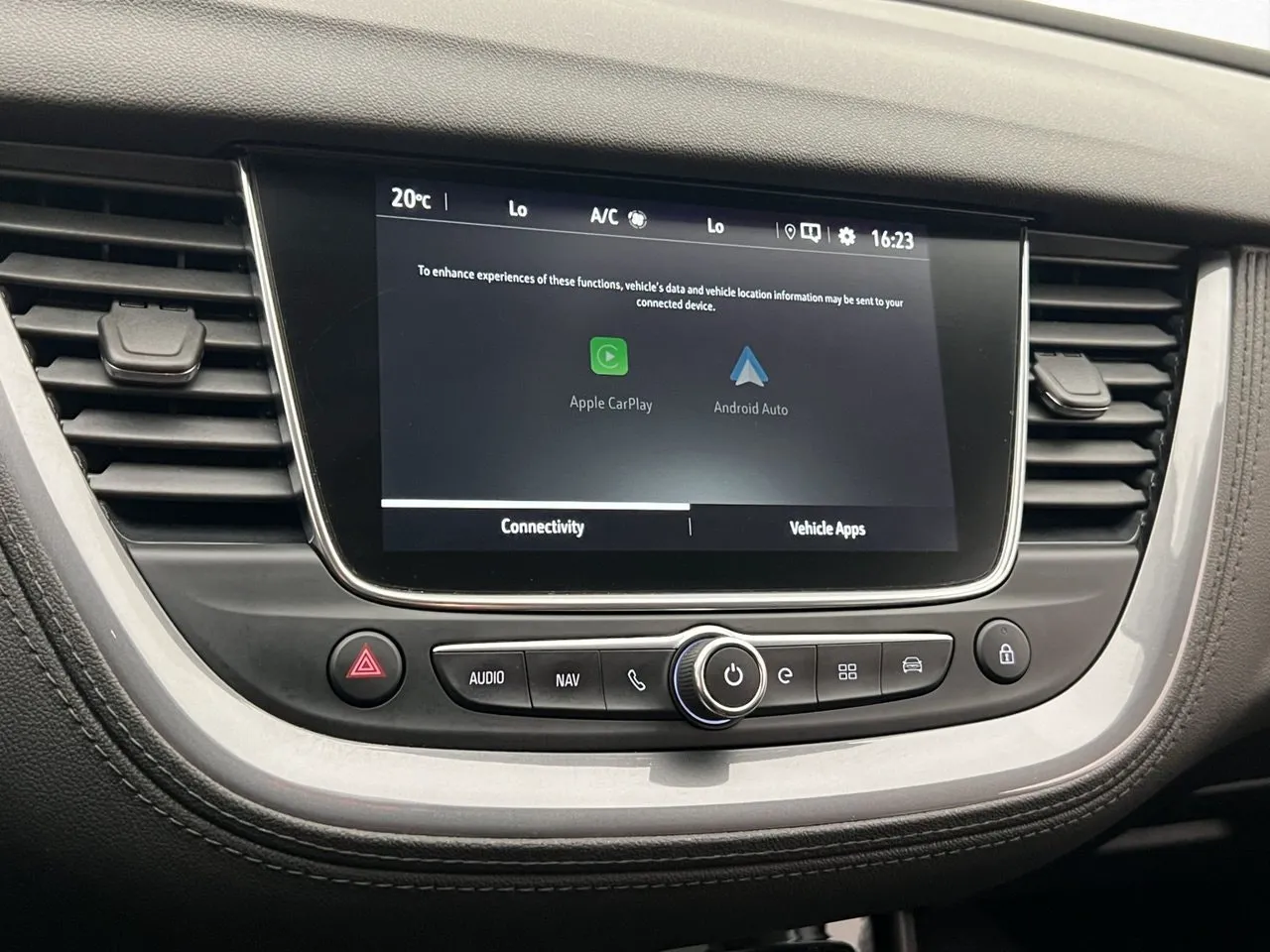 Vehicle image 18