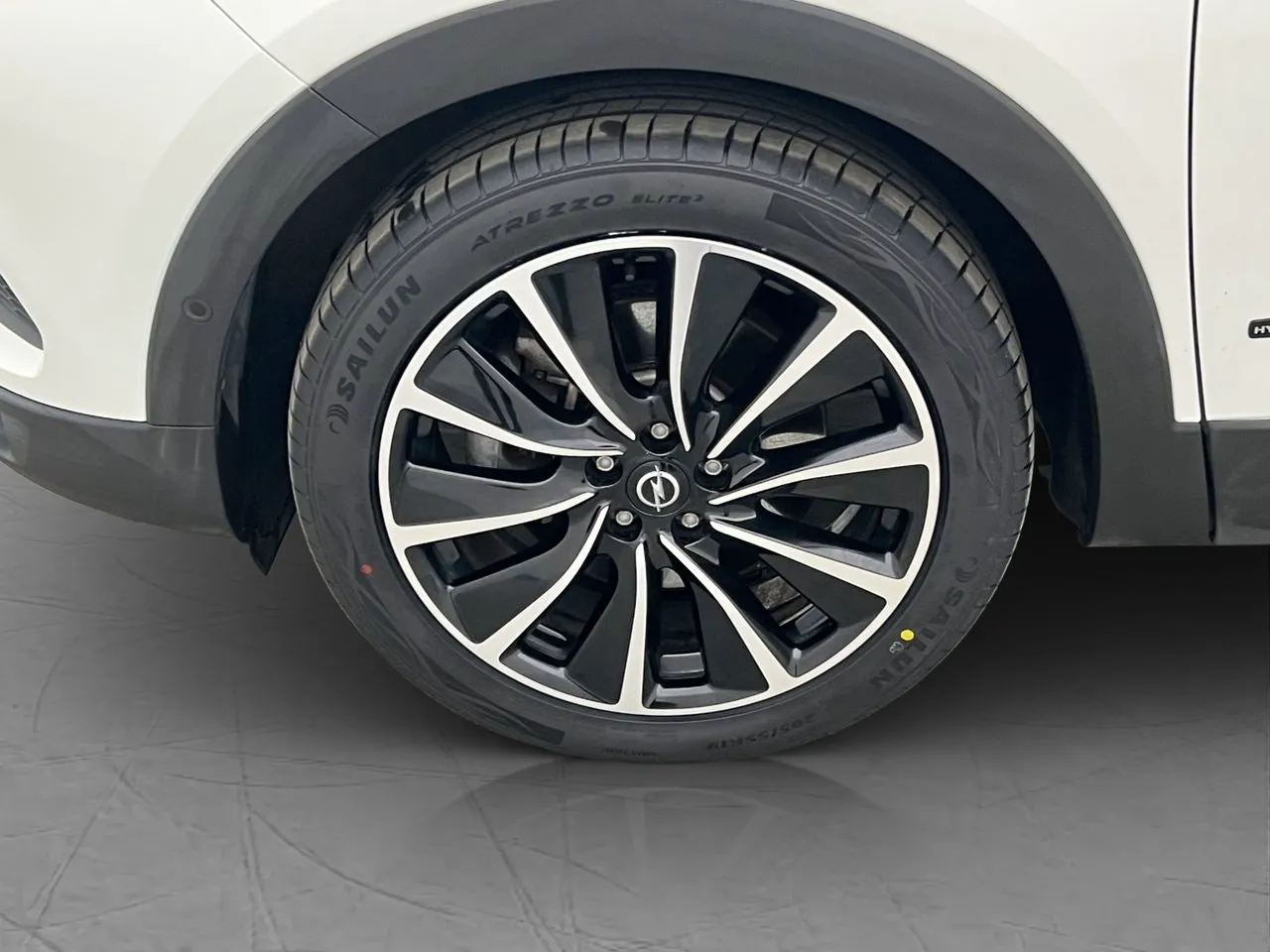 Vehicle image 25