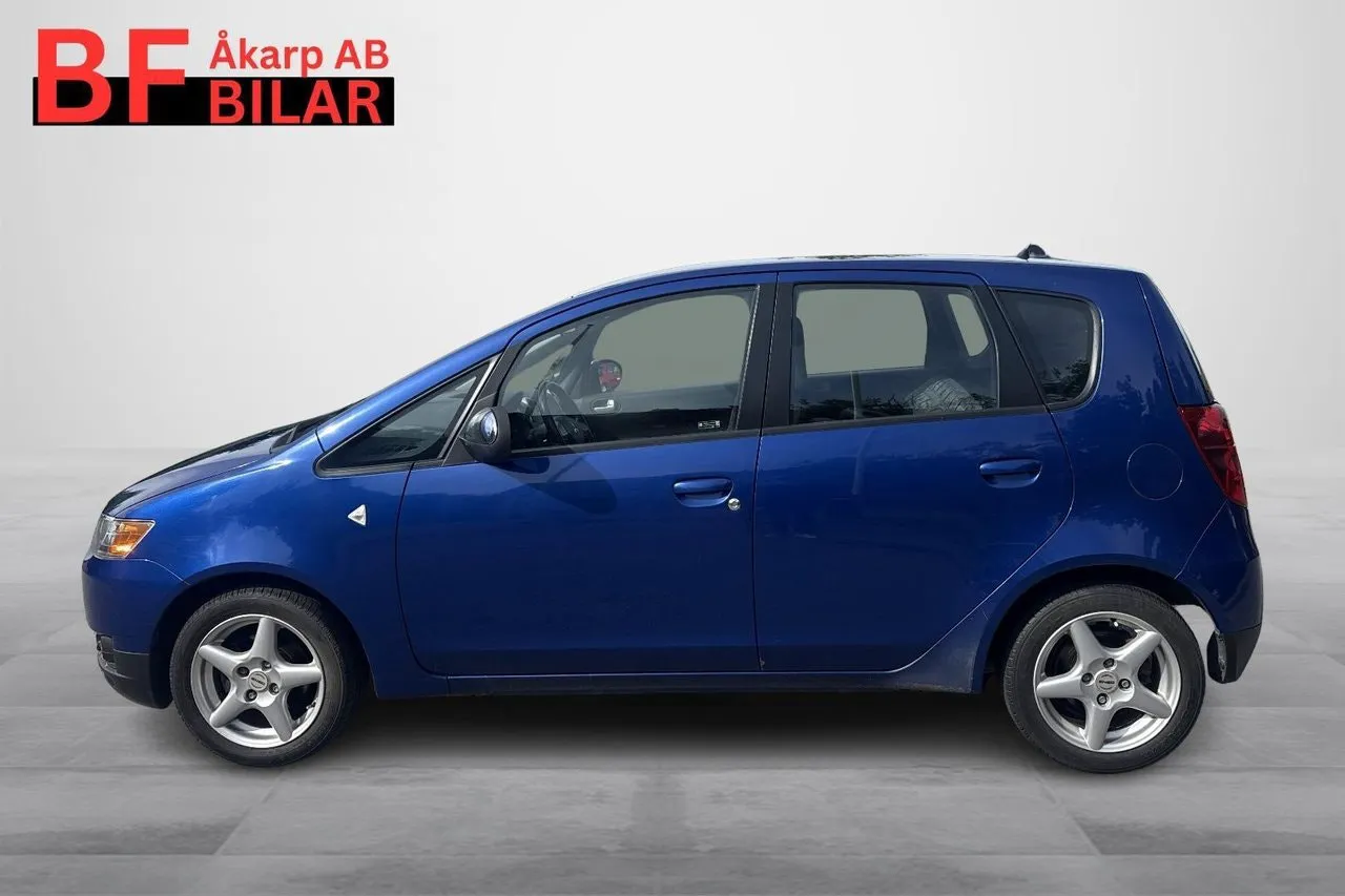 Vehicle image 4