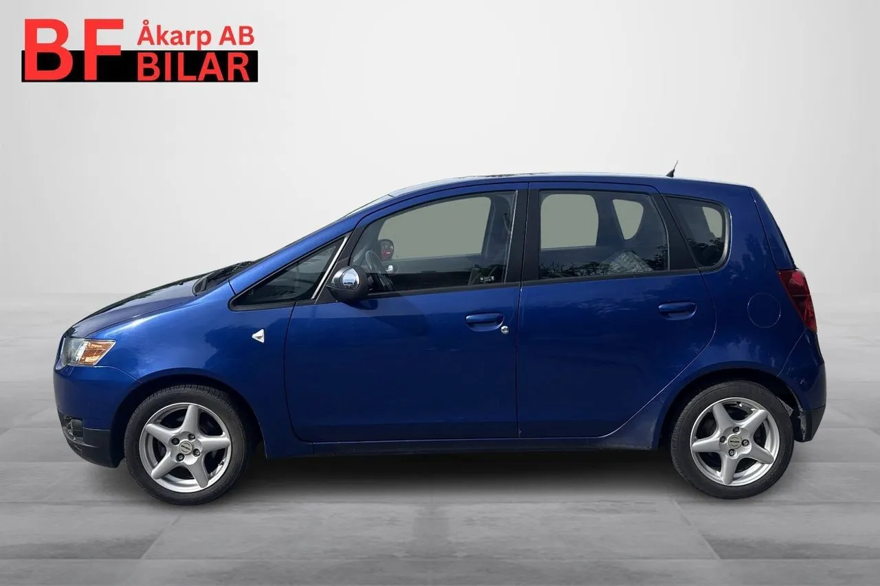 Vehicle image 12
