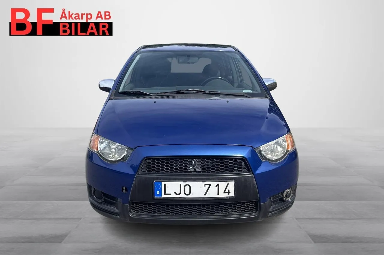 Vehicle image 5