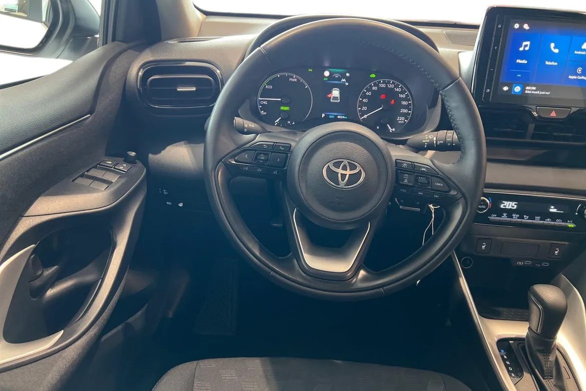 Vehicle image 10