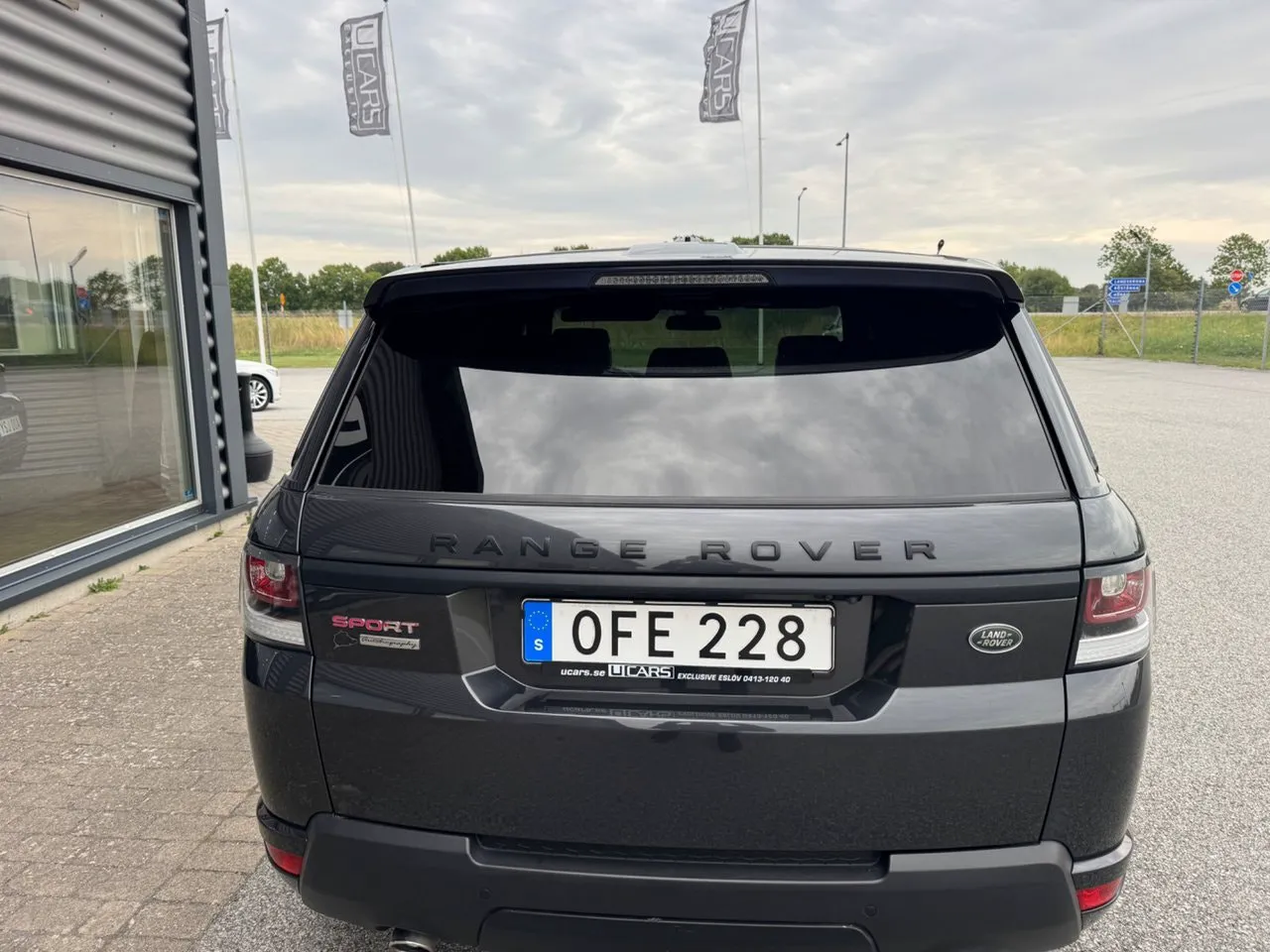 Vehicle image 19
