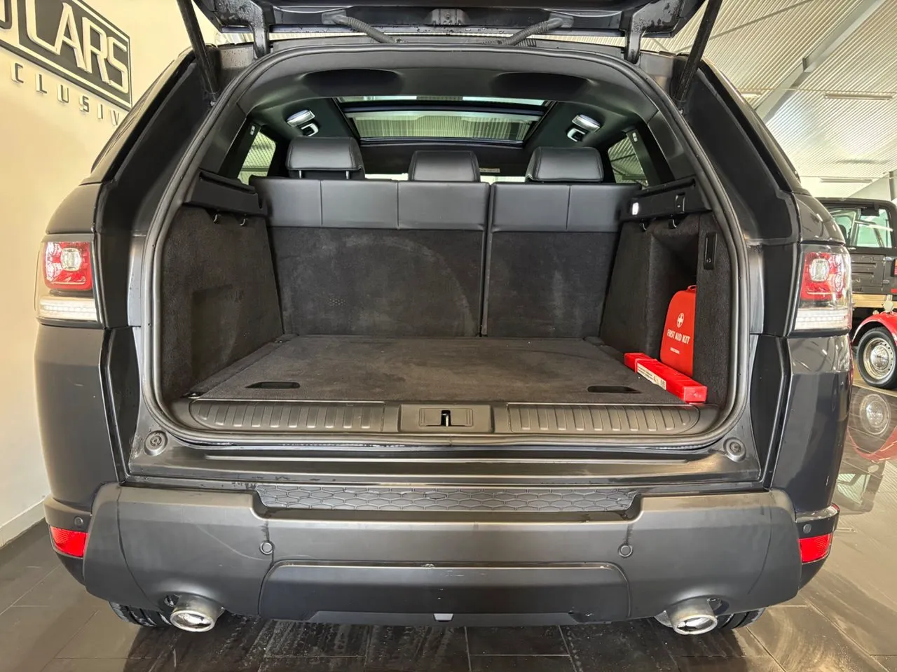 Vehicle image 6